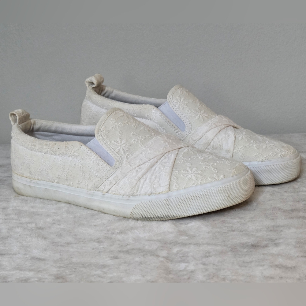 White Floral Embroidered Lace Slip-On Women's Sneakers